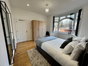 No. 1 | Lux Nuneaton with Gated, Private Parking - Image 4