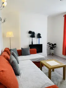 Castle View 2 Bedroom Apartment in Town Centre - Image 2