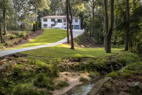 Luxurious House in Buckhead w/hot tub - Walk to Lenox - Image 2