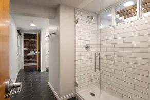 Beautifully Styled Loft in the heart of OTR - Image 4