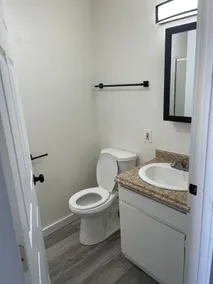 Modern Downtown Loft on the 400 block - Image 4