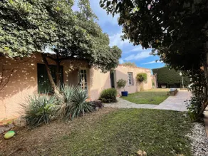 Single-story Mediterranean villa - Image 3