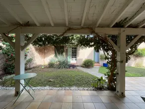 Single-story Mediterranean villa - Image 4