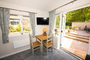 Peaceful countryside suite, patio & workspace - Image 5