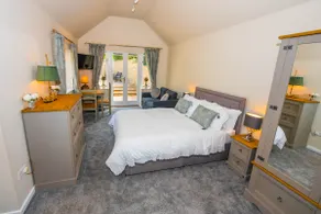 Peaceful countryside suite, patio & workspace - Image 3