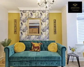 Spacious Tropical Oasis | Free Parking | Sleeps 7 - Image 3