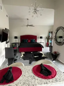 New couples retreat w/12 foot deck, hot tub, 360 amazing hill country views - Image 3
