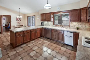 Beautiful and Serene 7BR Oasis with Private Pond - Image 5