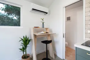 Le Petit Beit - Modern Studio in Rockridge - Image 5