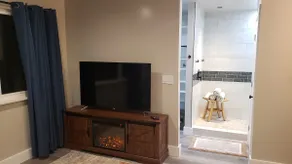 Pet Friendly spacious home. Close to everything - Image 2