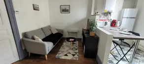 Perfectly equipped 2 bedroom apartment 5 minutes from the center and train station. - Image 2