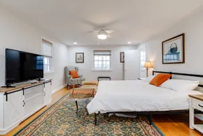 Spacious 4 Bd House close to Towson & Baltimore - Image 2