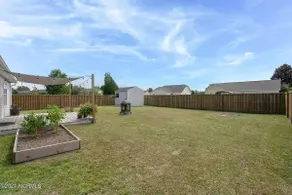 4 Bed Beach Getaway! Fenced Yard + Garage Parking - Image 5