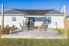 4 Bed Beach Getaway! Fenced Yard + Garage Parking - Image 4