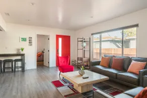 Cozy 3 Bed/2 Bath New Home Near L.A. Beaches - Image 5