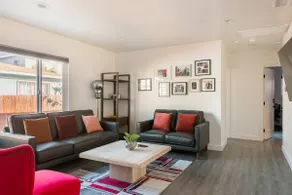 Cozy 3 Bed/2 Bath New Home Near L.A. Beaches - Image 2