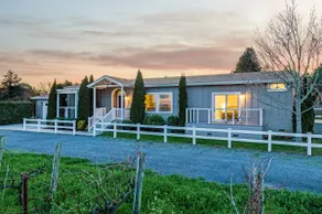 Moon Dust Vineyard House - Image 4