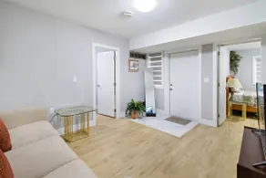 Family sized Beautiful suite in Central Location - Image 3