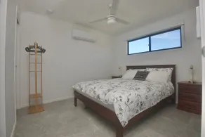 Modern Apartment close to Shops & Ferry. - Image 4