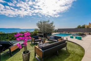 Großzügige Villa mit Terrasse, Garten und Pool | Wasserblick - Image 2