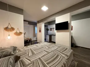 Studio Design 14 | Air C. Wi-Fi, 200 meters from the Subway - Image 3