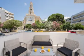 Quarters Luxury Apts - Image 4