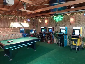 DesertGem 5Acres Arcade Pool Spa KingBed Game Room - Image 2