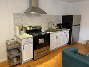 Radiant 1/1 Triplex by Downtown & Deep Ellum KING - Image 4