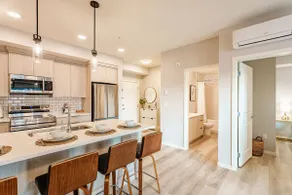 Modern Condo w/AC, close to YYC - Image 4