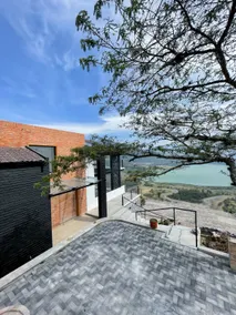 House overlooking the lake - Balcón Real #3 - Casa Colibrí - Image 4