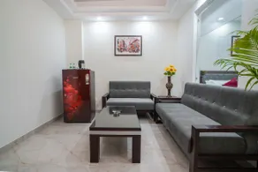 Secret 1 BHK Serviced Apartment Near Cyber City - Image 4
