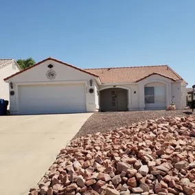 Cozy, Bright, Sunridge Home close to it all - Image 2