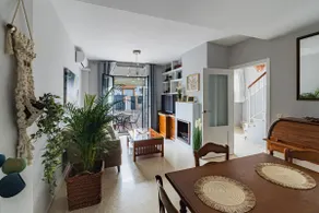 Seville Aljarafe Home + free parking - Image 2