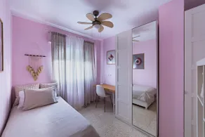 Seville Aljarafe Home + free parking - Image 5