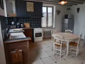 Country house with Alice and Jeanne - Image 3