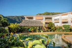 Beautiful seaside, lagoon access and private pool - Image 3