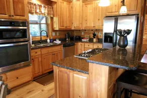 Shade Tree Lodge-Pet Friendly- Minutes to Downtown Blue Ridge - Image 4