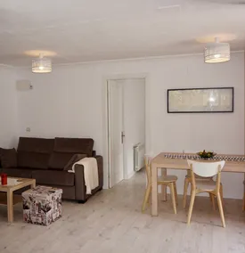 Delux apartment with ocean views! - Image 3