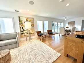 Walk to the Village! Charming modern beachhouse - Image 3