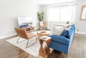 Relaxing 2BR Apartment in Lively West Rogers Park - Image 4
