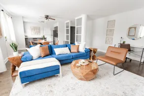 Relaxing 2BR Apartment in Lively West Rogers Park - Image 2
