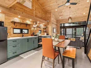 Woodland Muskoka Tiny House - Image 2