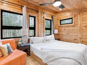 Woodland Muskoka Tiny House - Image 5