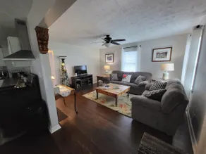 5* Comfy, Clean, and King Bed - Image 3