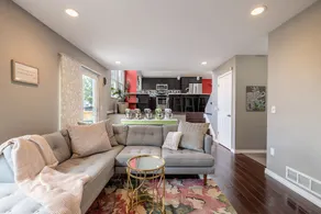 Modern, colorful relaxing Home away from Home - Image 2