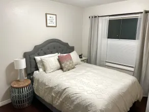 Modern, colorful relaxing Home away from Home - Image 4