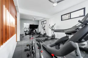 Modern, Safe, KING Bed, Balcony, Pool, Gym, 2 Pkg! - Image 5