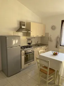 Appartement avec piscine commune, jardin et terrasse avec vue sur les collines - Image 4