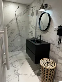 Ideal 2-bedroom rental - Image 4