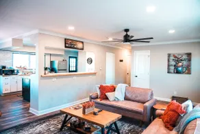 Charming & Modern Lakefront Home - Hiking, Biking & Kayaking. - Image 4